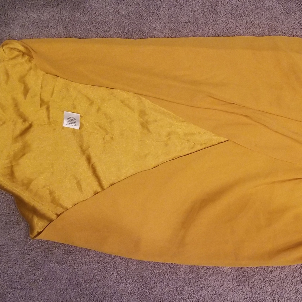 Dress - Picture 3 of 3